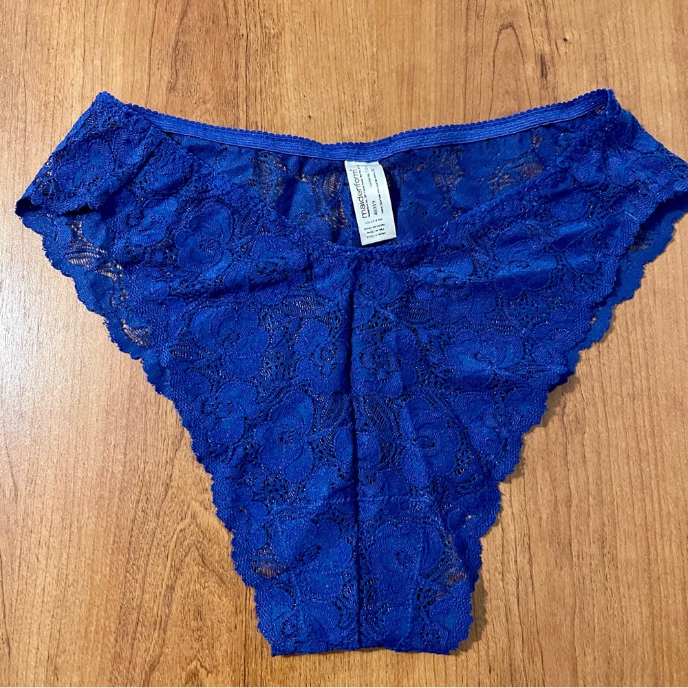 Maidenform Royal Blue Lace Lingerie. New without tags.